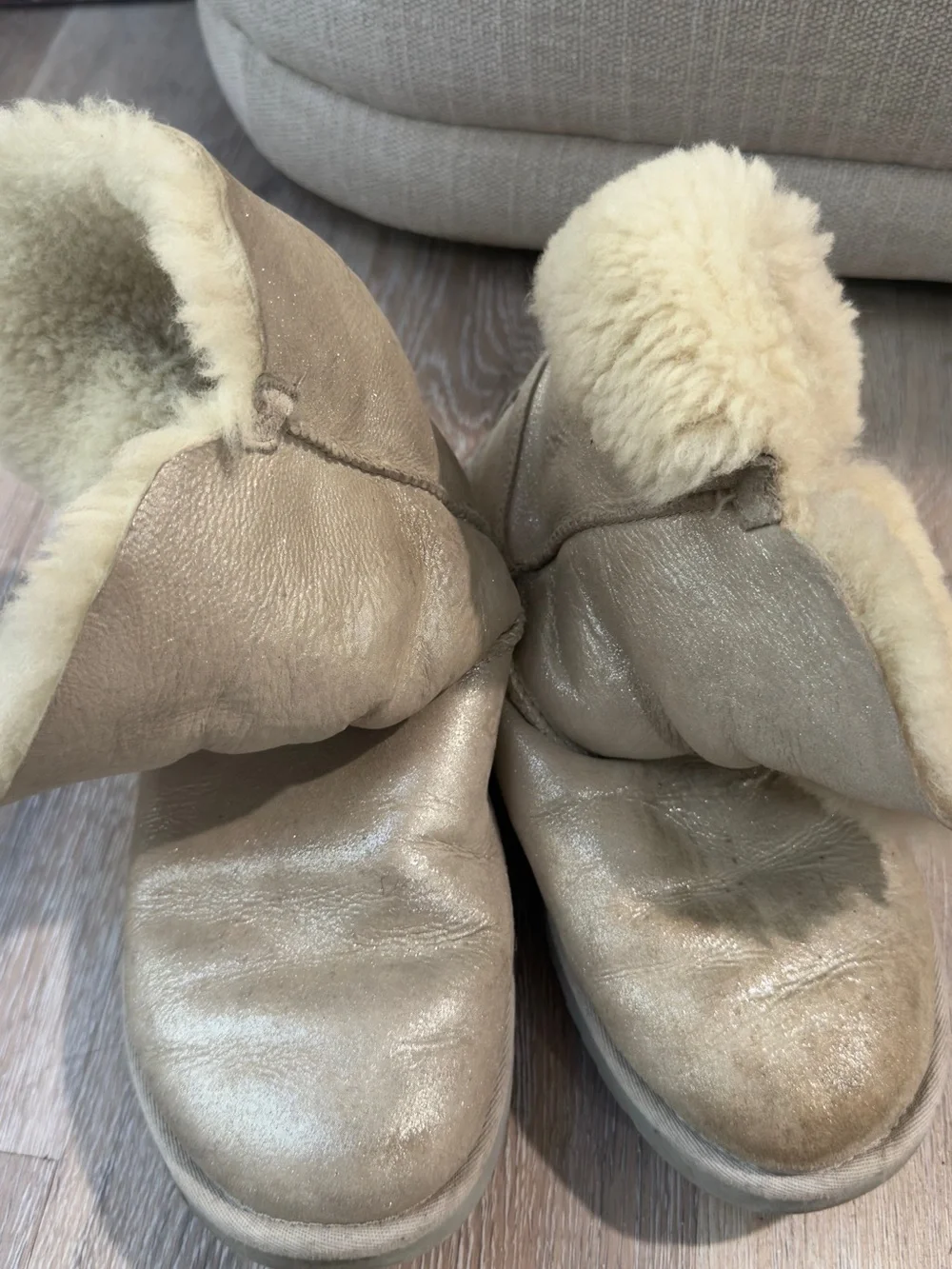 UGG Australia Classic Sheepskin Boots Women’s Size 8 Fair Condition Authentic